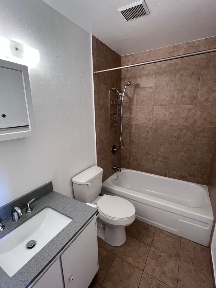 4753 Tacomic Dr - Photo 7 of 12
