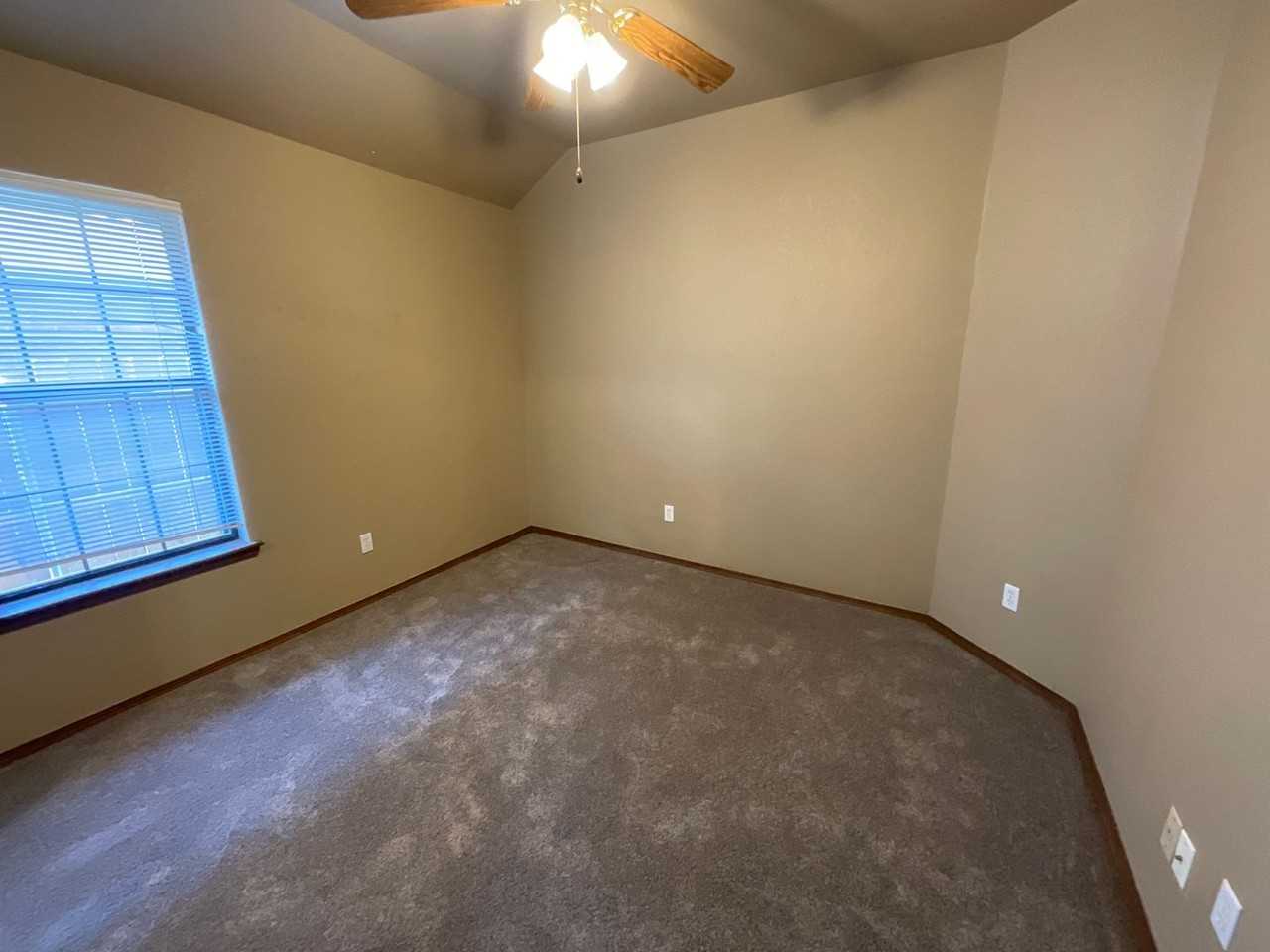 1709 La Cruz Ave - Photo 3 of 11