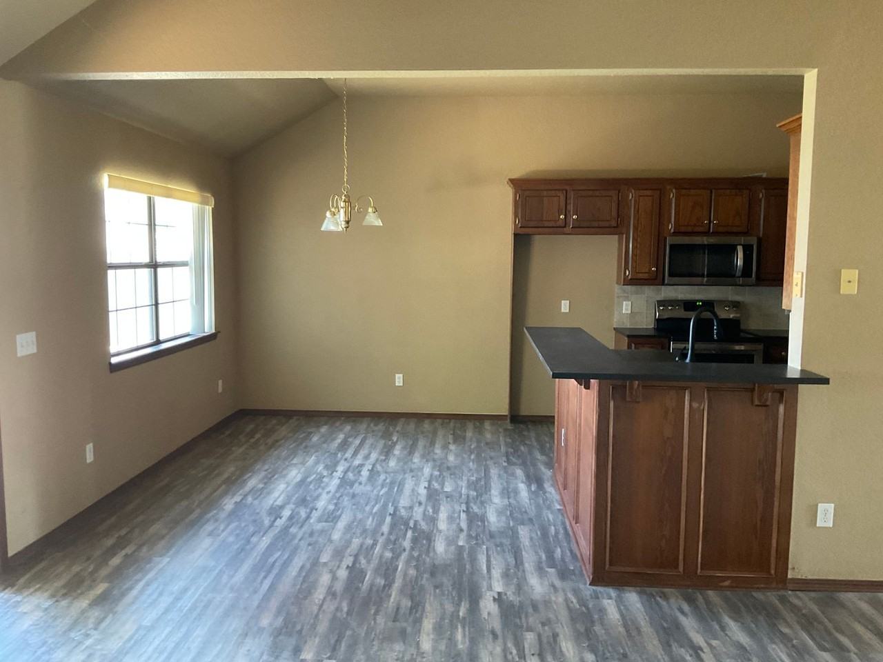 1709 La Cruz Ave - Photo 7 of 11