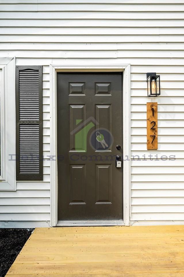 127 E Fargo St - Photo 5 of 33