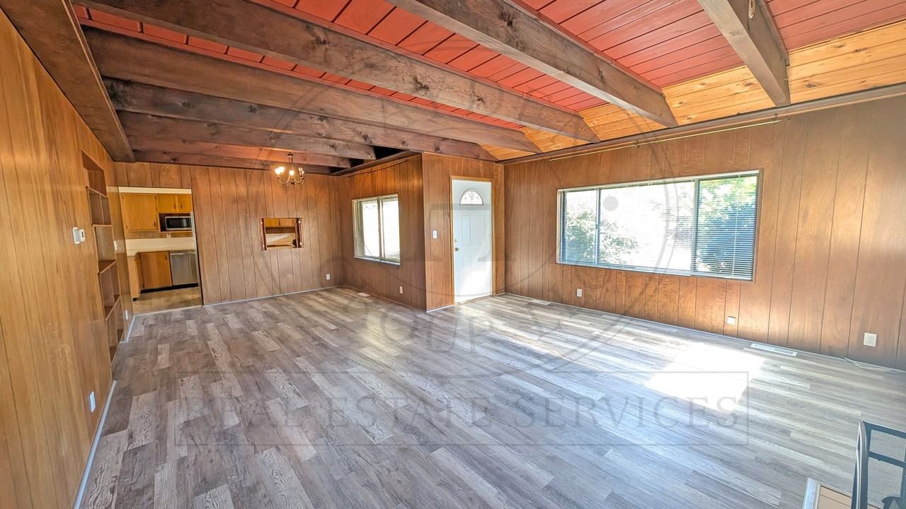 13235 Nw Pumpkin Ridge Rd - Photo 6 of 39