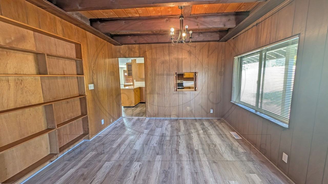 13235 Nw Pumpkin Ridge Rd - Photo 7 of 39