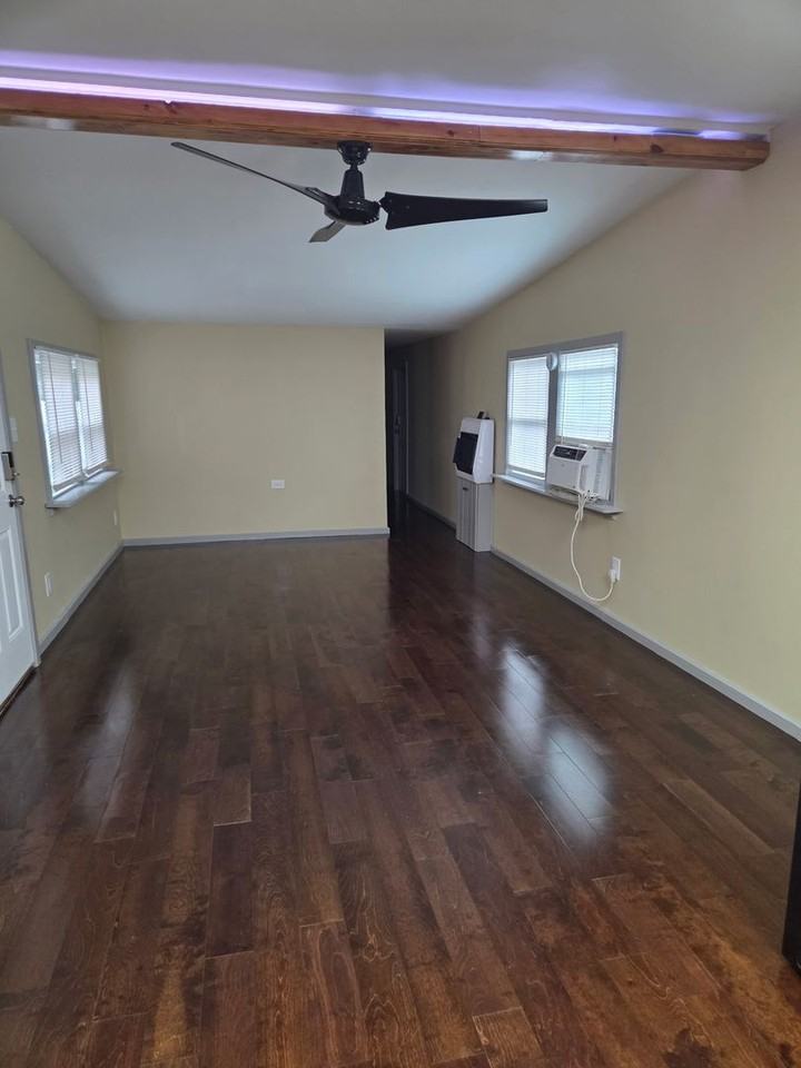 8019 Henry St - Photo 7 of 18