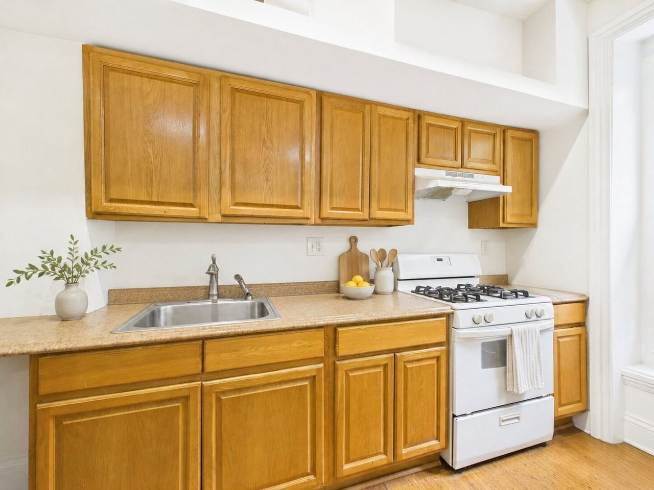 3611 Baring St - Photo 4 of 10