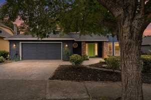 featured image of 19227 Sw 55th Ct