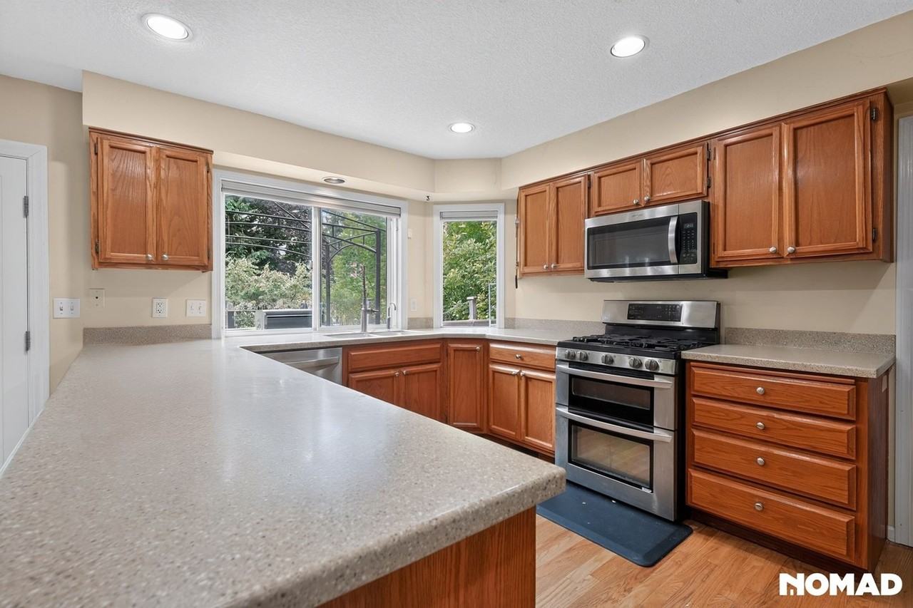 19227 Sw 55th Ct - Photo 3 of 14