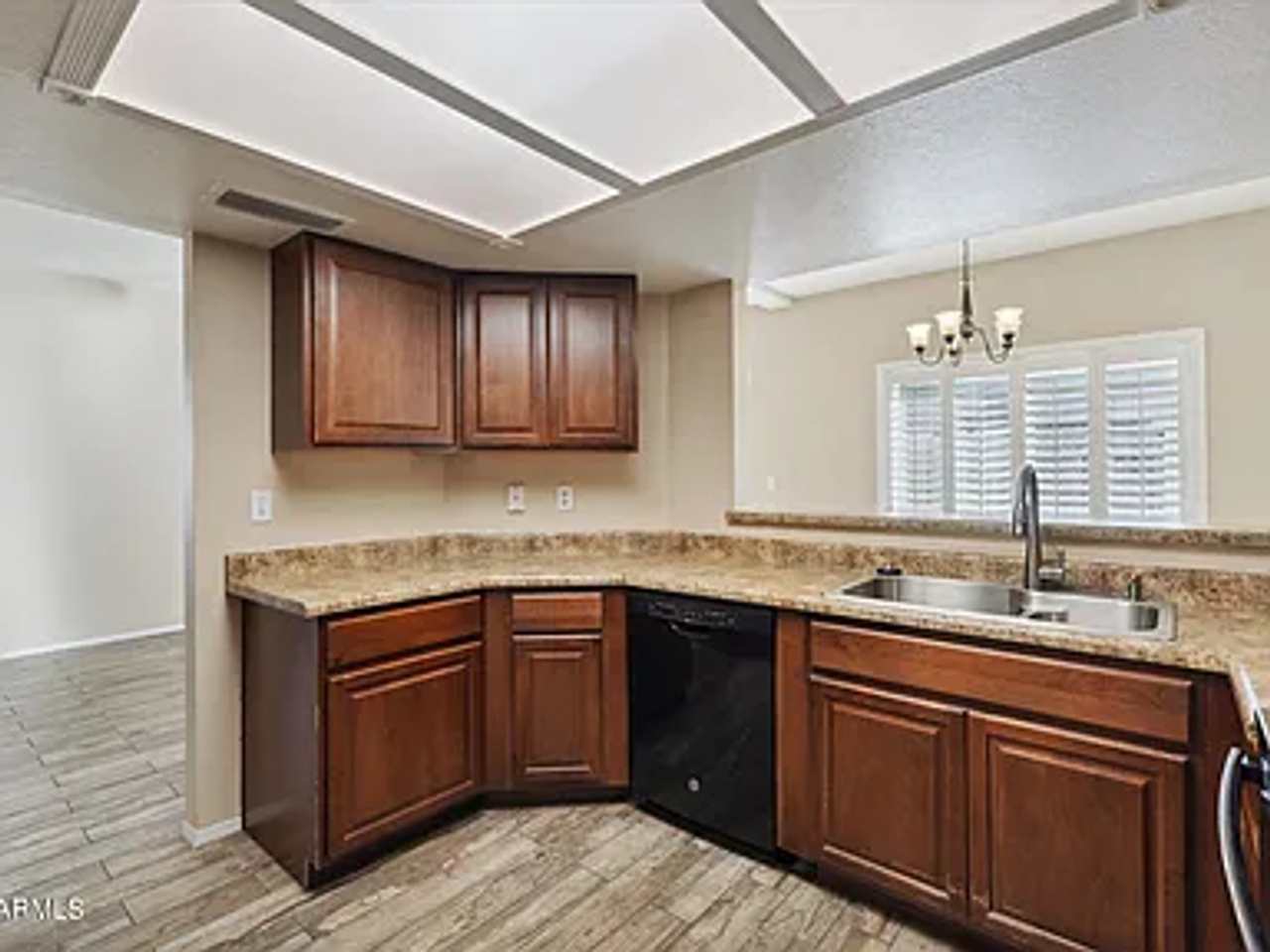 8625 N 67th Ln - Photo 5 of 19