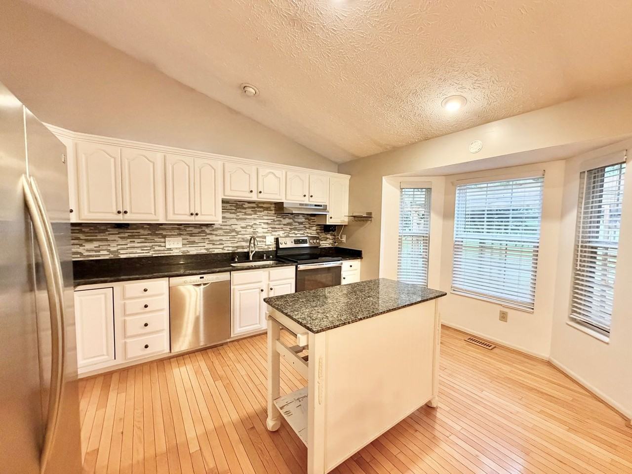 3768 Luke Ln - Photo 3 of 17
