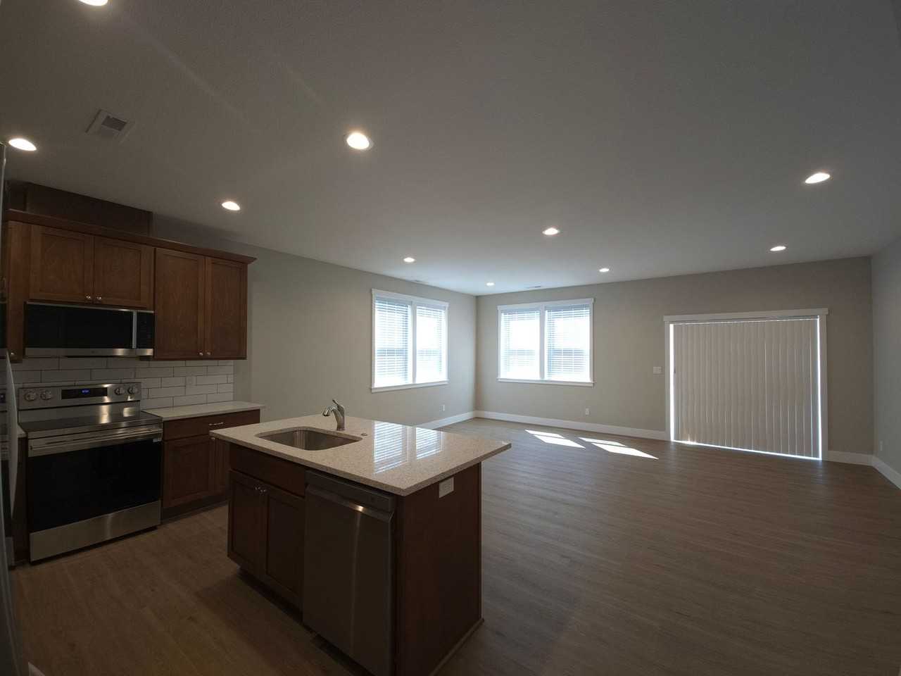 1274 W Hanley Ave - Photo 4 of 27