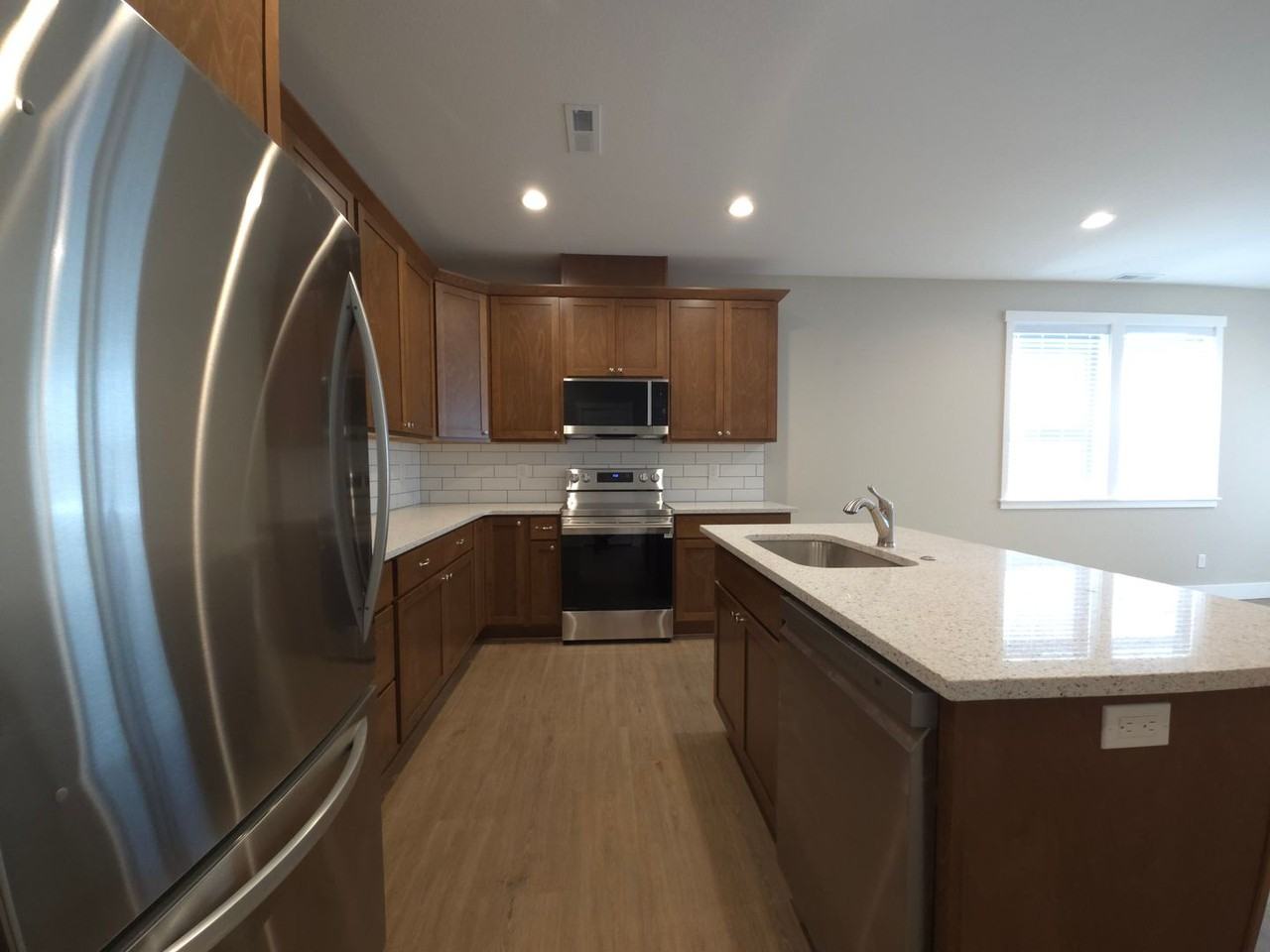 1274 W Hanley Ave - Photo 5 of 27