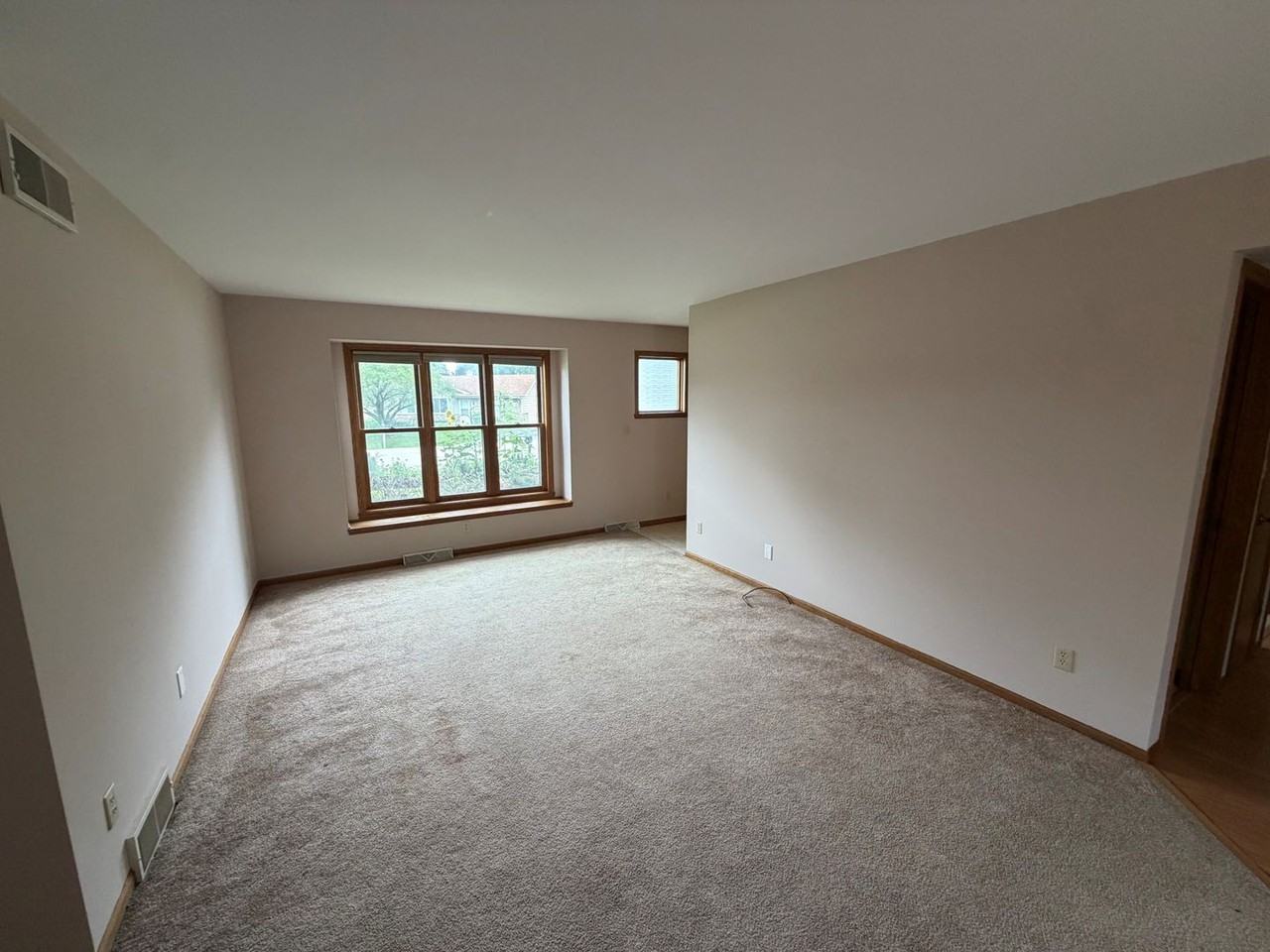 1505 Oxford Ln - Photo 7 of 7