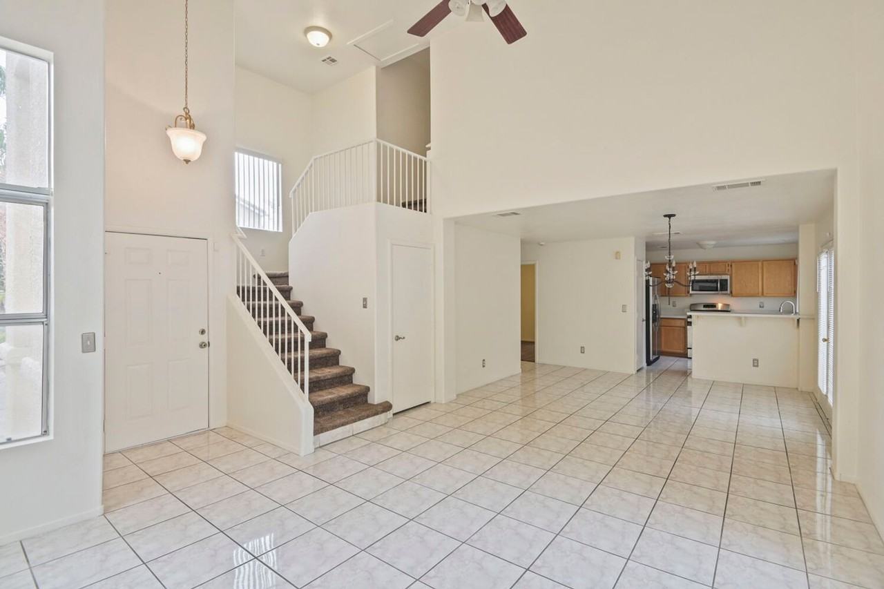187 Caswell Ct - Photo 3 of 15