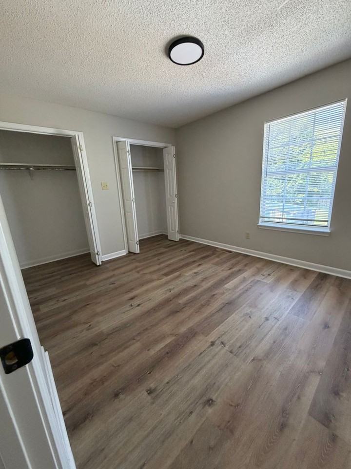 713 Walker Rd - Photo 6 of 9