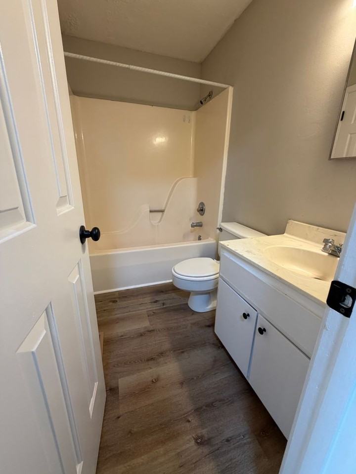 713 Walker Rd - Photo 7 of 9