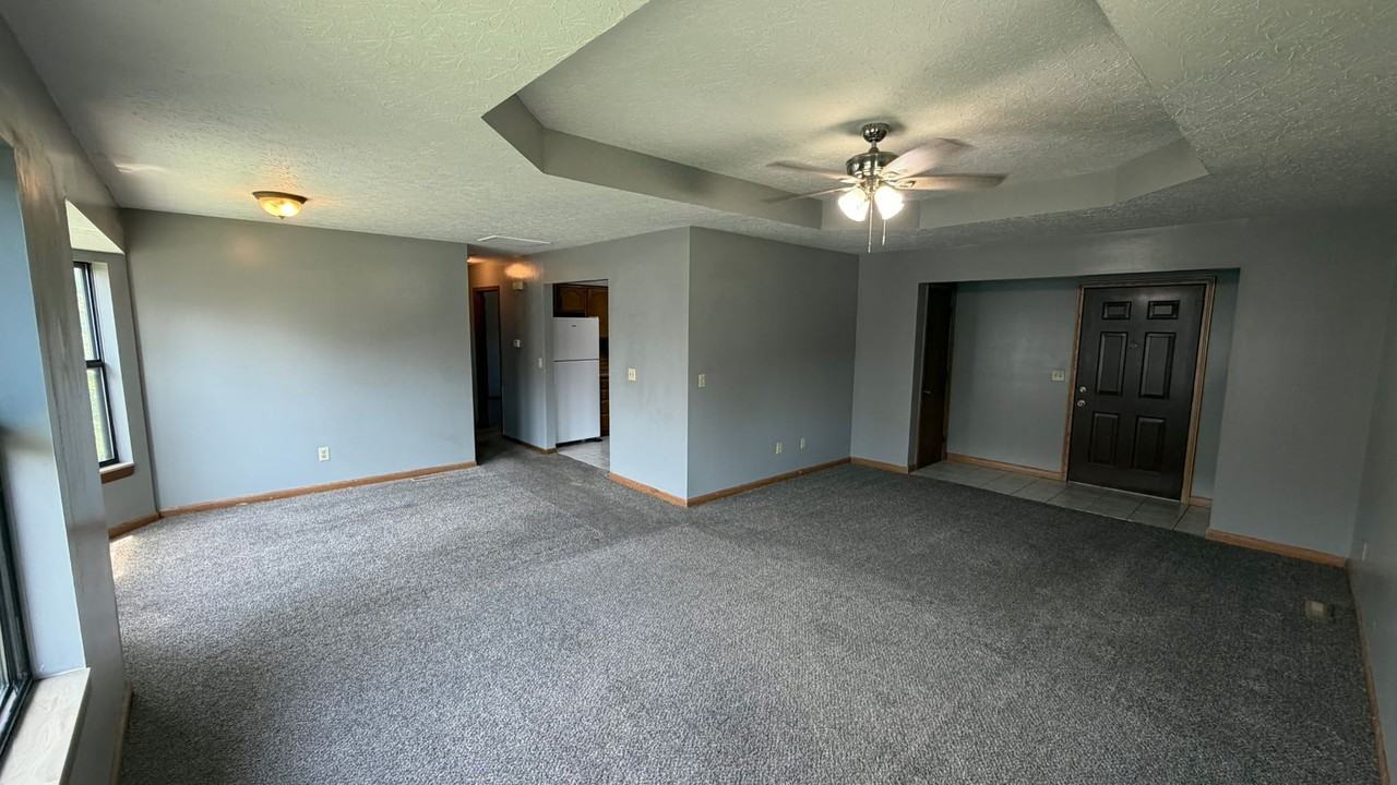 3045 W Greenwood St - Photo 2 of 11