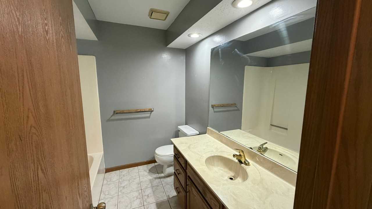 3045 W Greenwood St - Photo 6 of 11