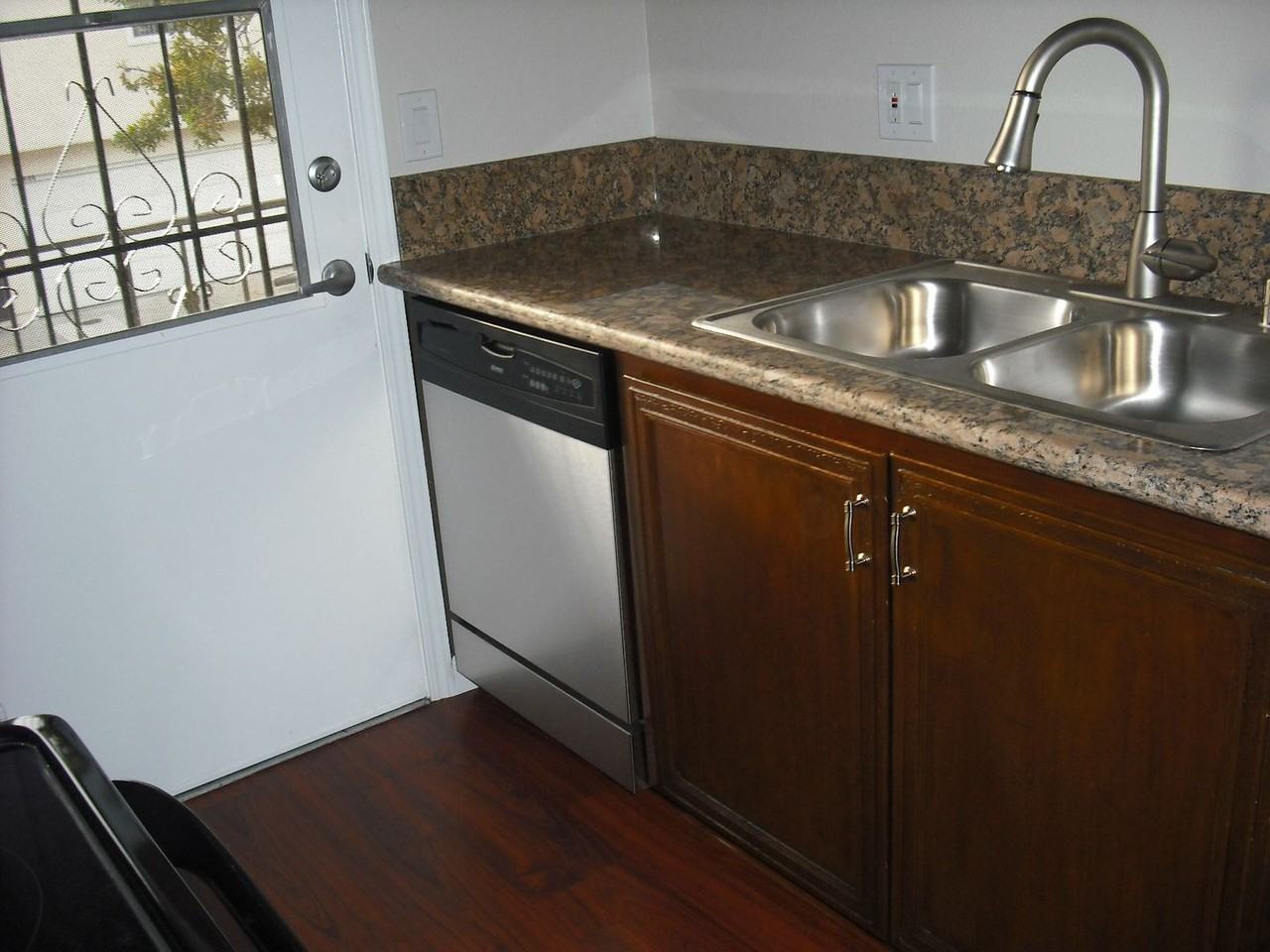 2631 Anchor Ave - Photo 2 of 7