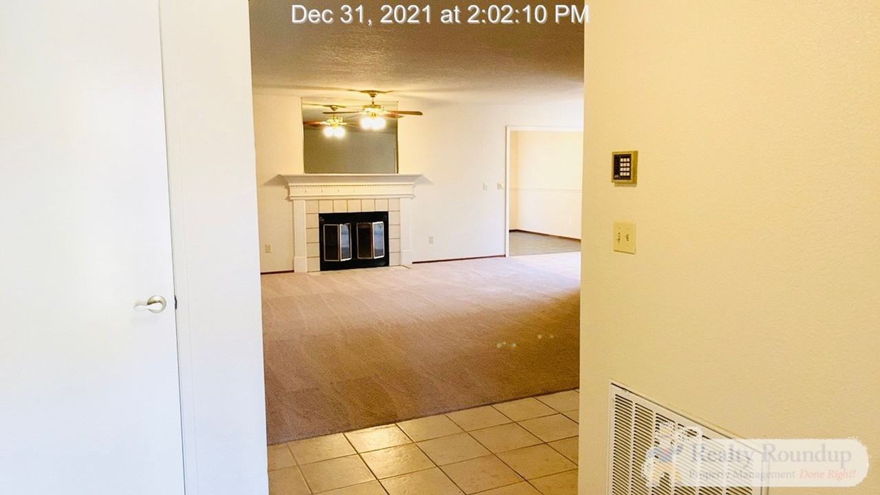 8755 Pacific Hills Way - Photo 2 of 14