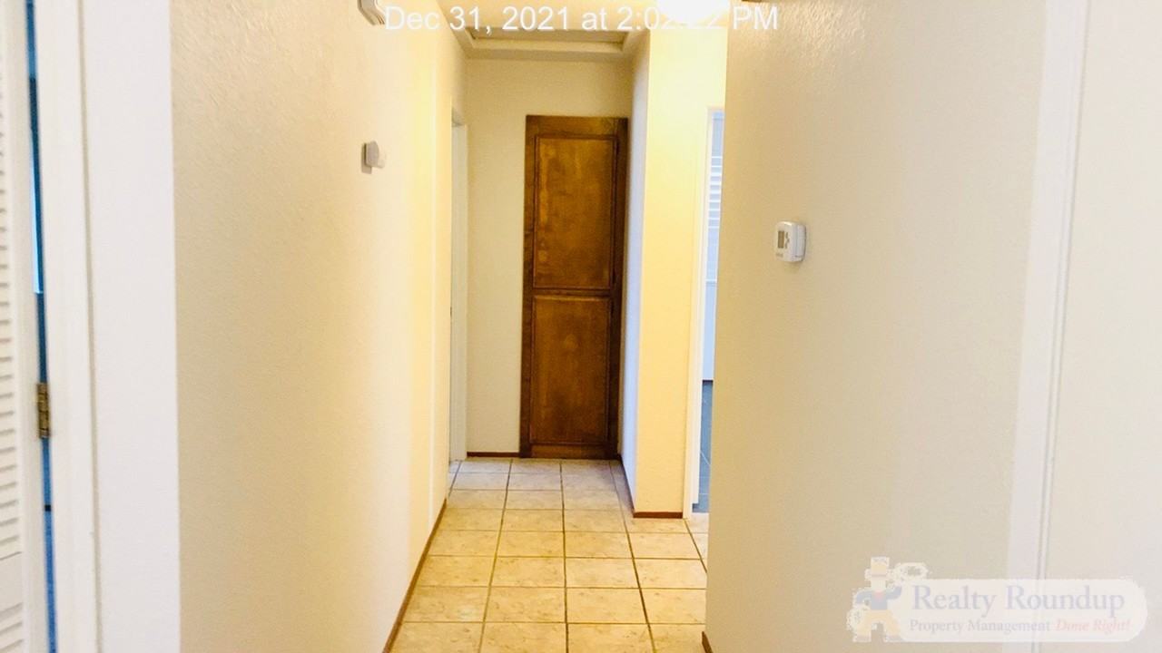 8755 Pacific Hills Way - Photo 4 of 14