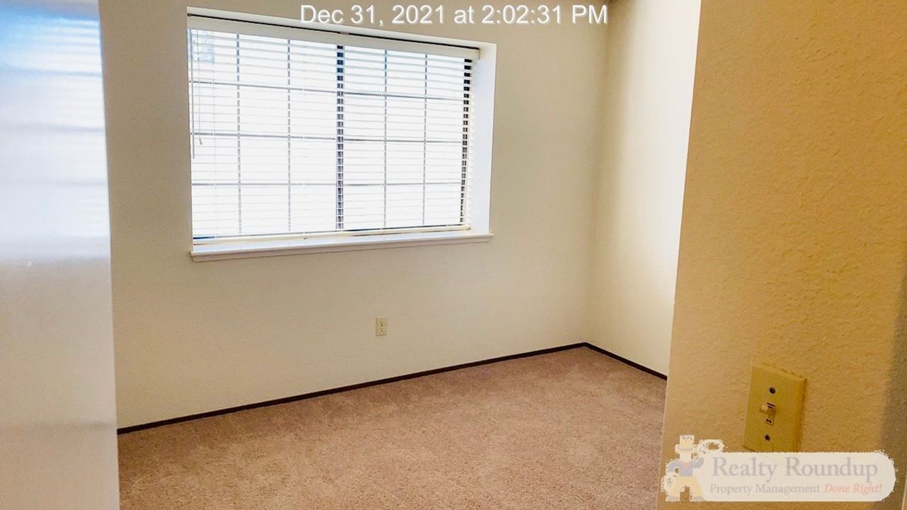 8755 Pacific Hills Way - Photo 5 of 14