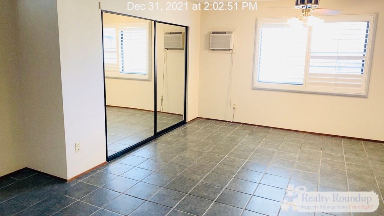 8755 Pacific Hills Way - Photo 6 of 14