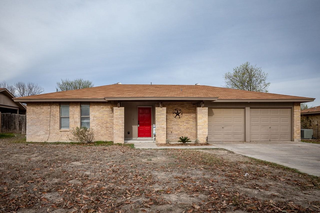 104 Sombrero Dr - Photo 2 of 16