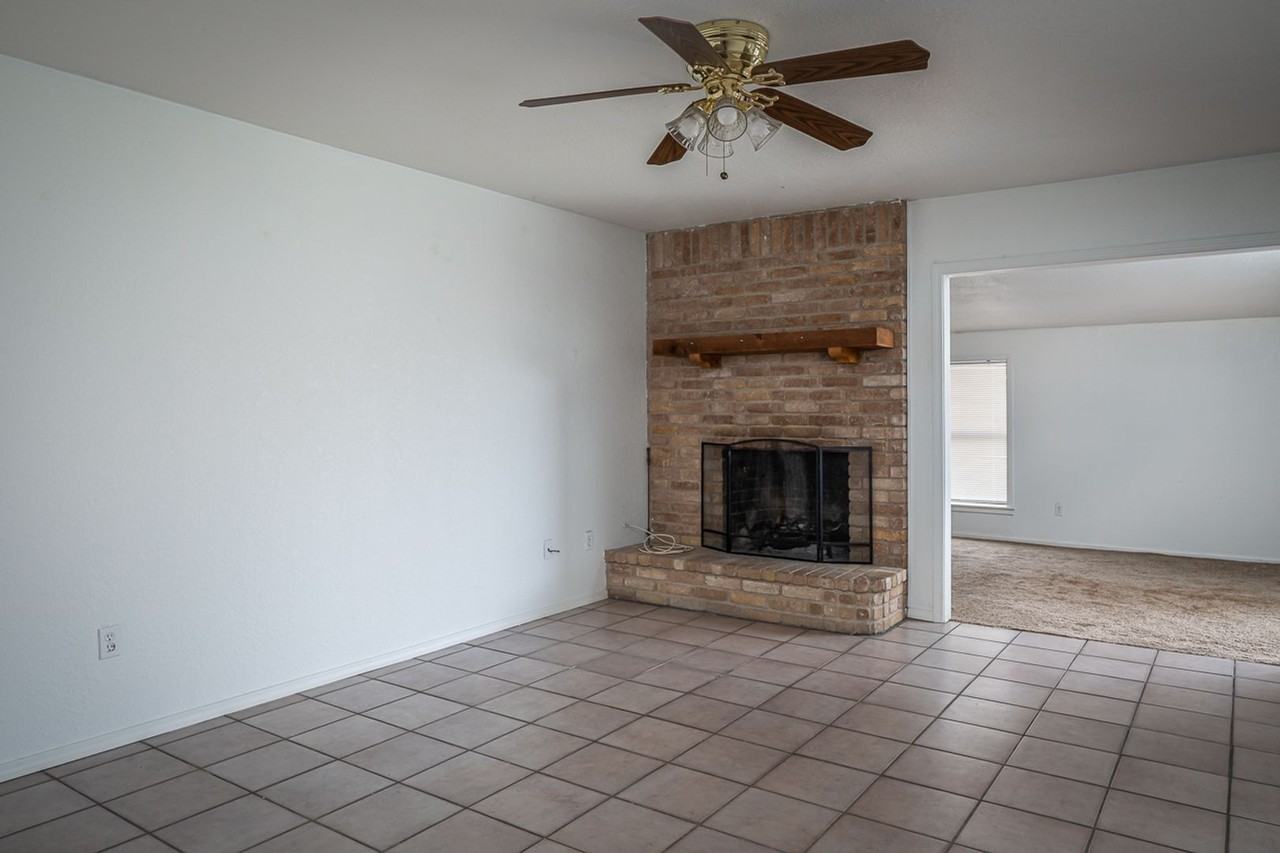 104 Sombrero Dr - Photo 5 of 16