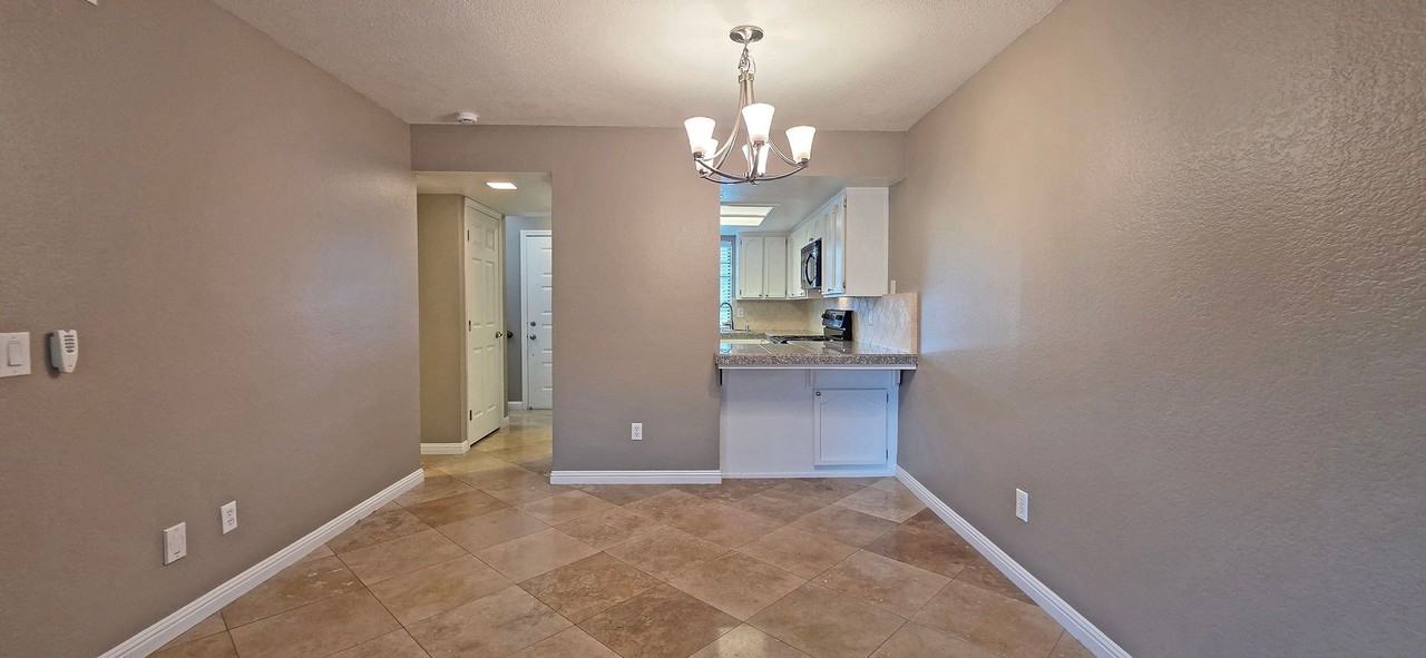 210 Wales Dr - Photo 6 of 37