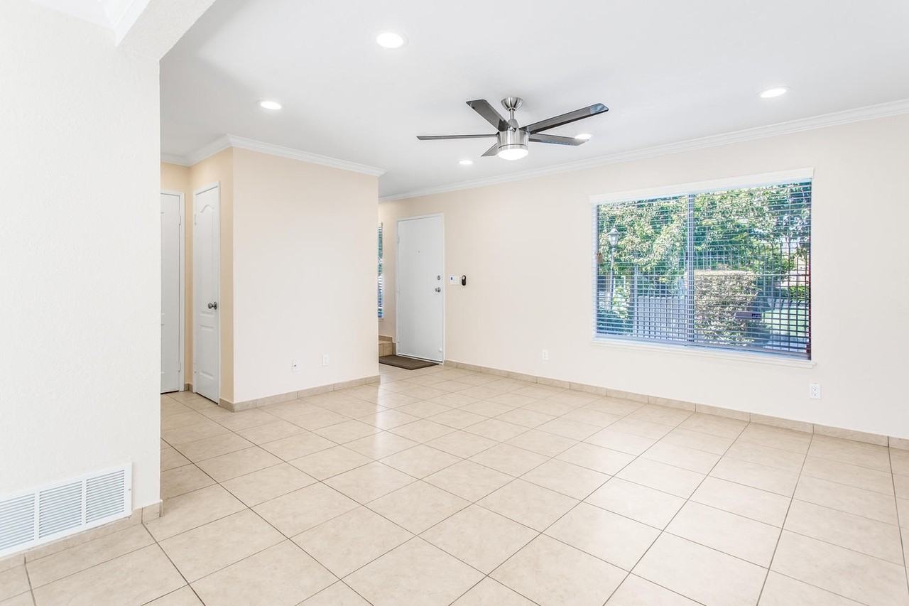1045 Clark St - Photo 4 of 16