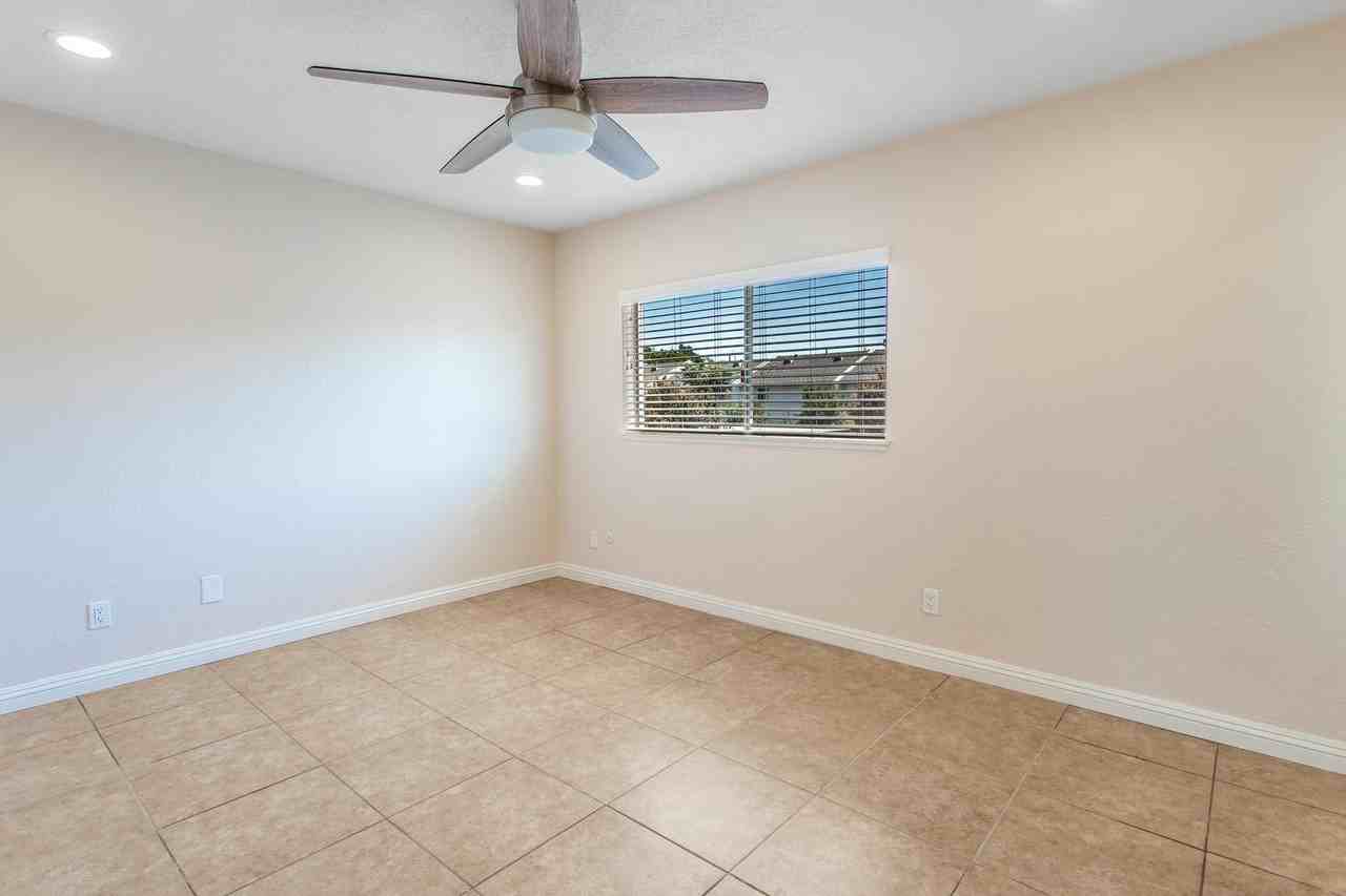 1045 Clark St - Photo 7 of 16