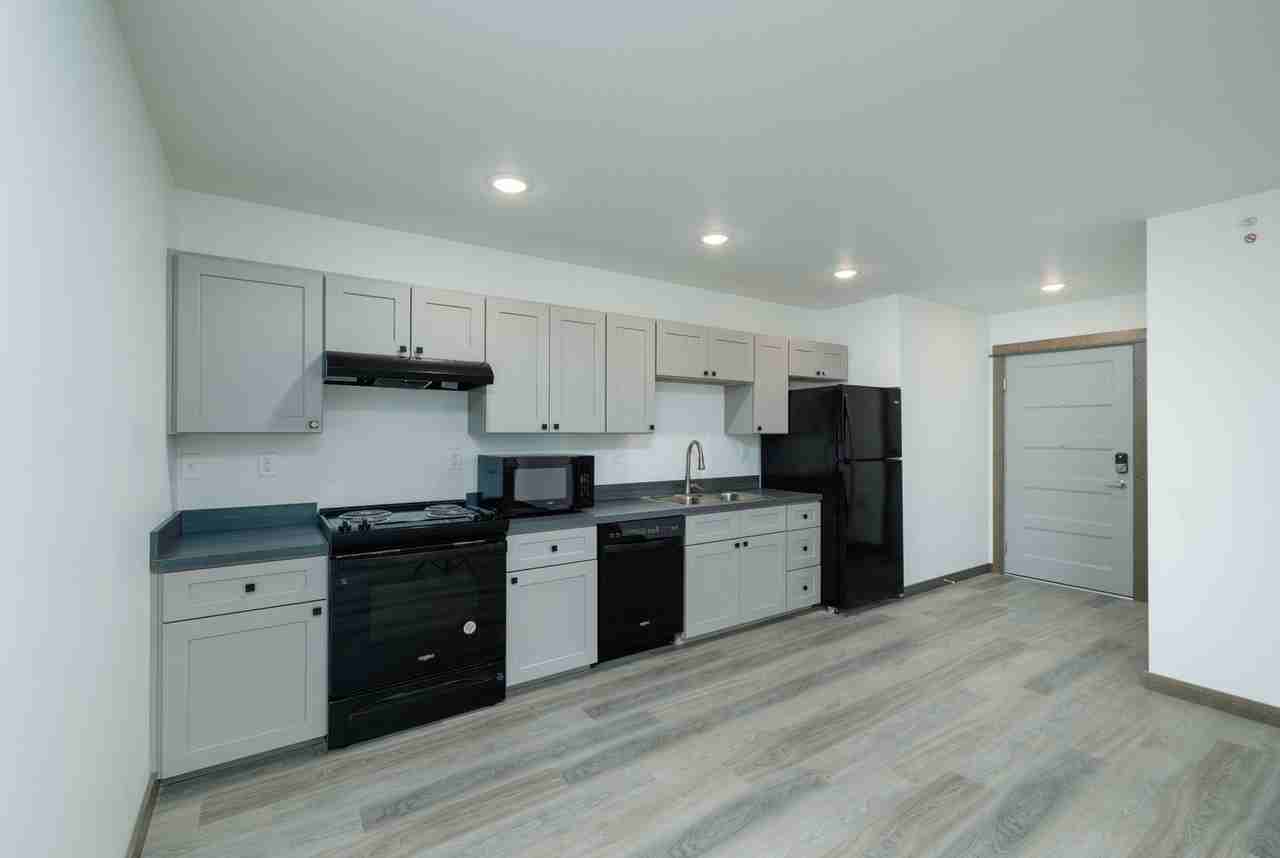 1906 Cruiser Lane - Photo 4 of 29