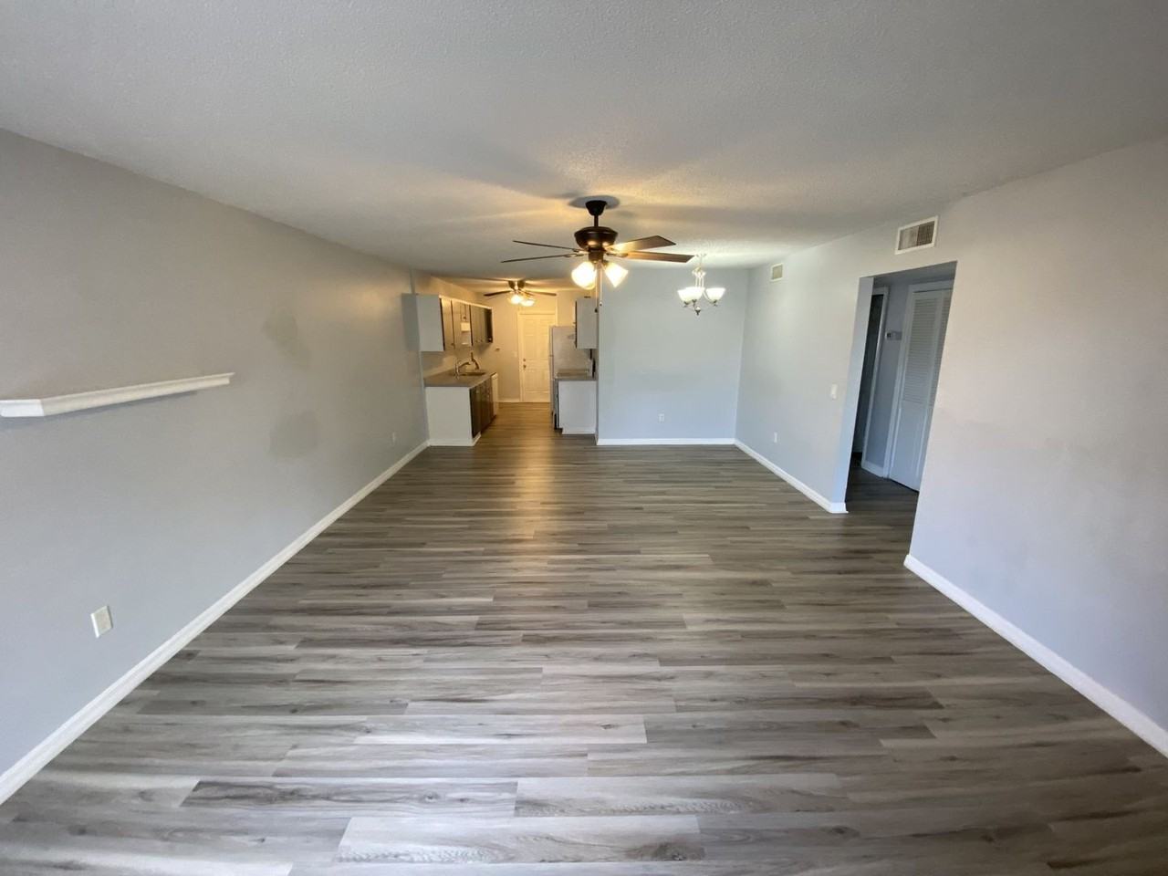 437 E Rosewood Ln - Photo 3 of 10