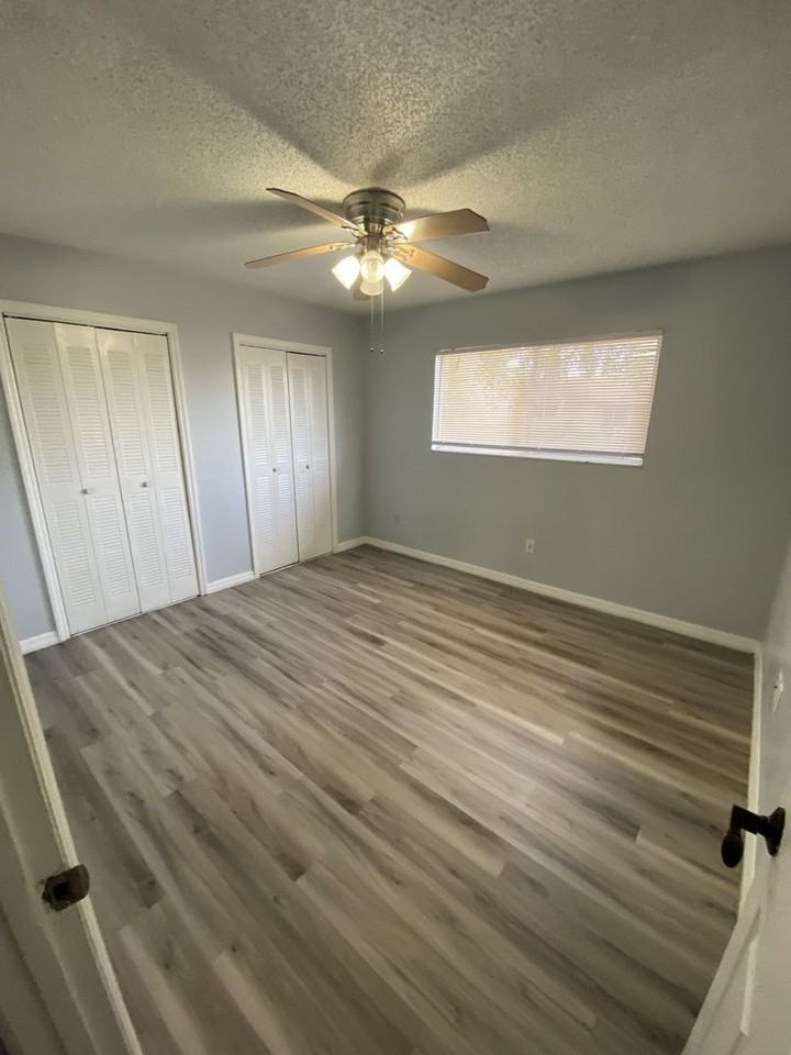 437 E Rosewood Ln - Photo 6 of 10