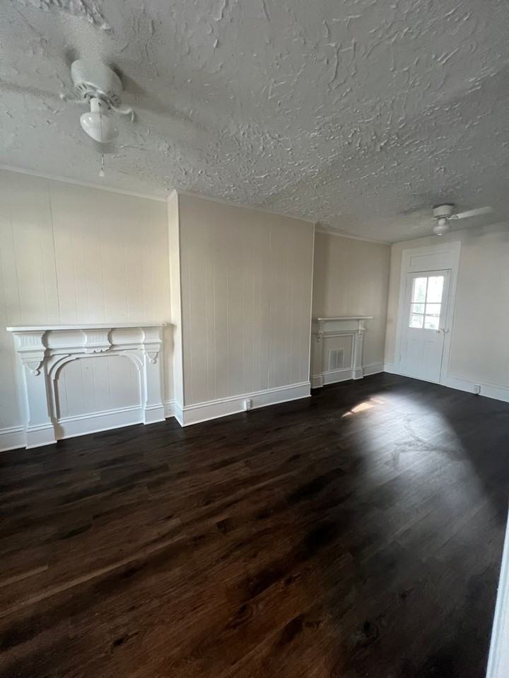 306 N College St - Photo 3 of 11