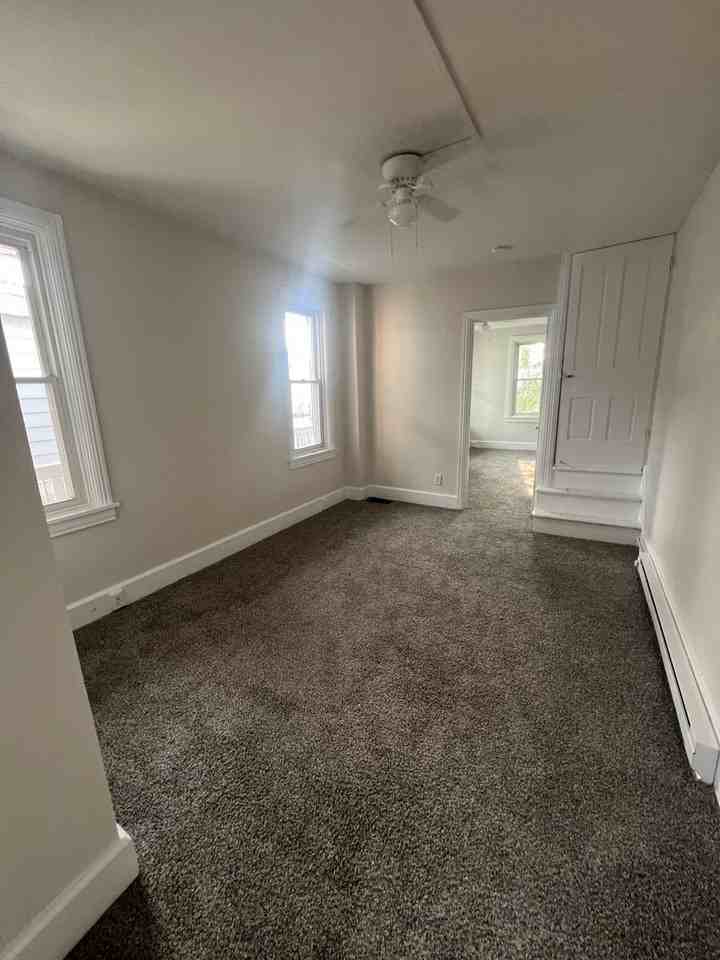 306 N College St - Photo 7 of 11