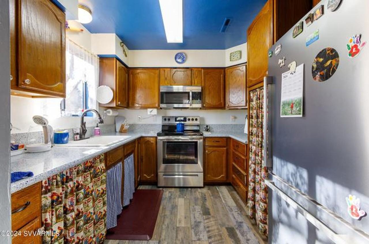 108 W Fir St - Photo 2 of 15