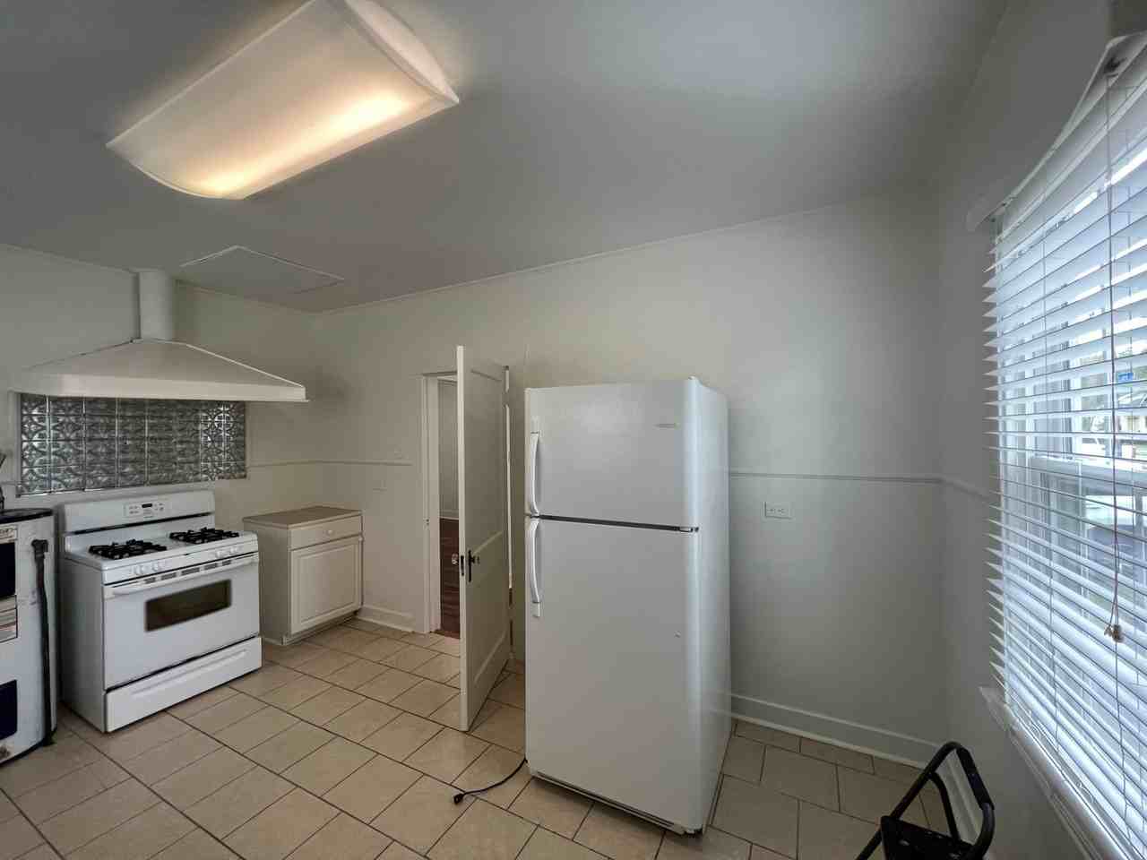 334 Gebelin St - Photo 3 of 8