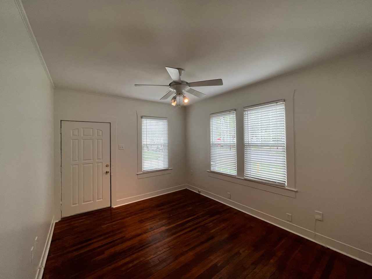 334 Gebelin St - Photo 5 of 8