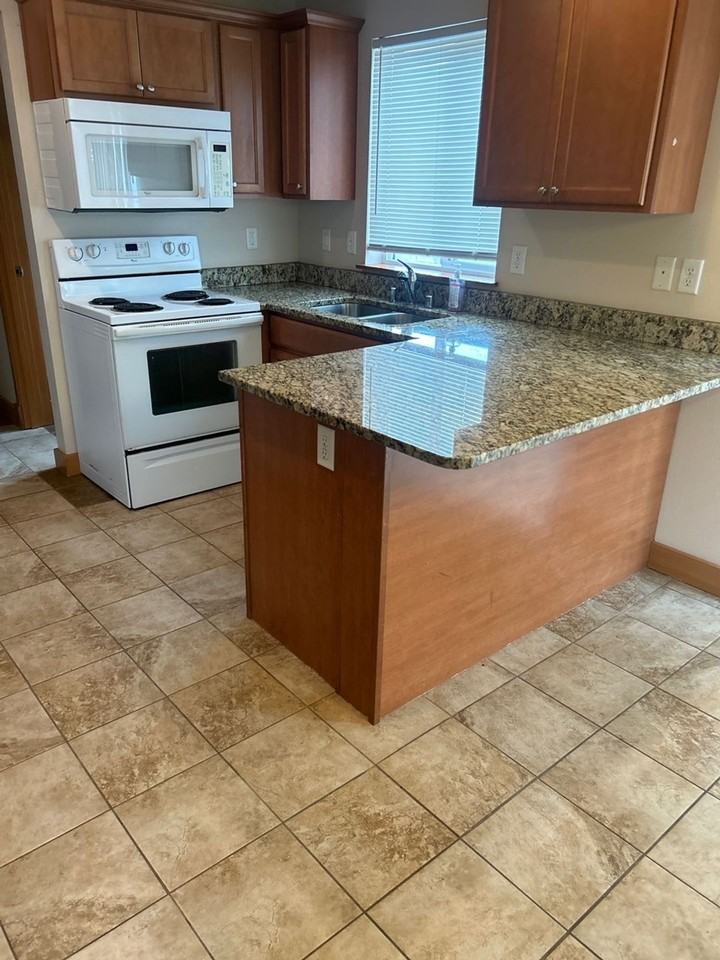 285 15th St 4 plex - Photo 5 of 15
