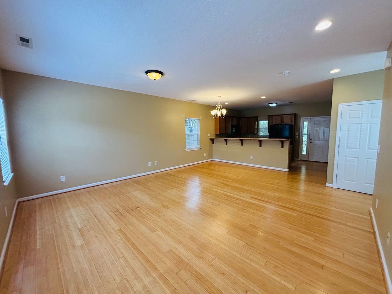 1723 Aden Ln - Photo 4 of 19