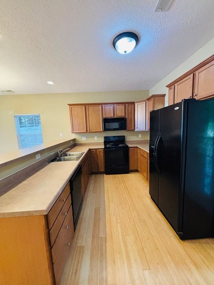 1723 Aden Ln - Photo 6 of 19