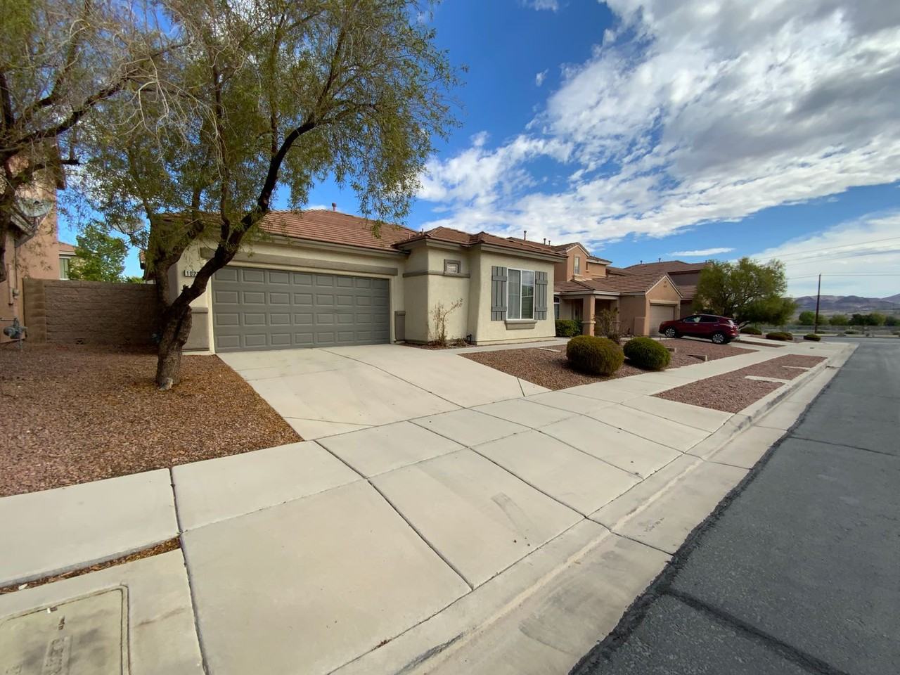 1022 Pecos River Ave - Photo 2 of 50