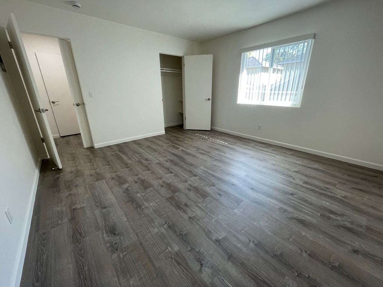 262 Mariposa Ave - Photo 4 of 15