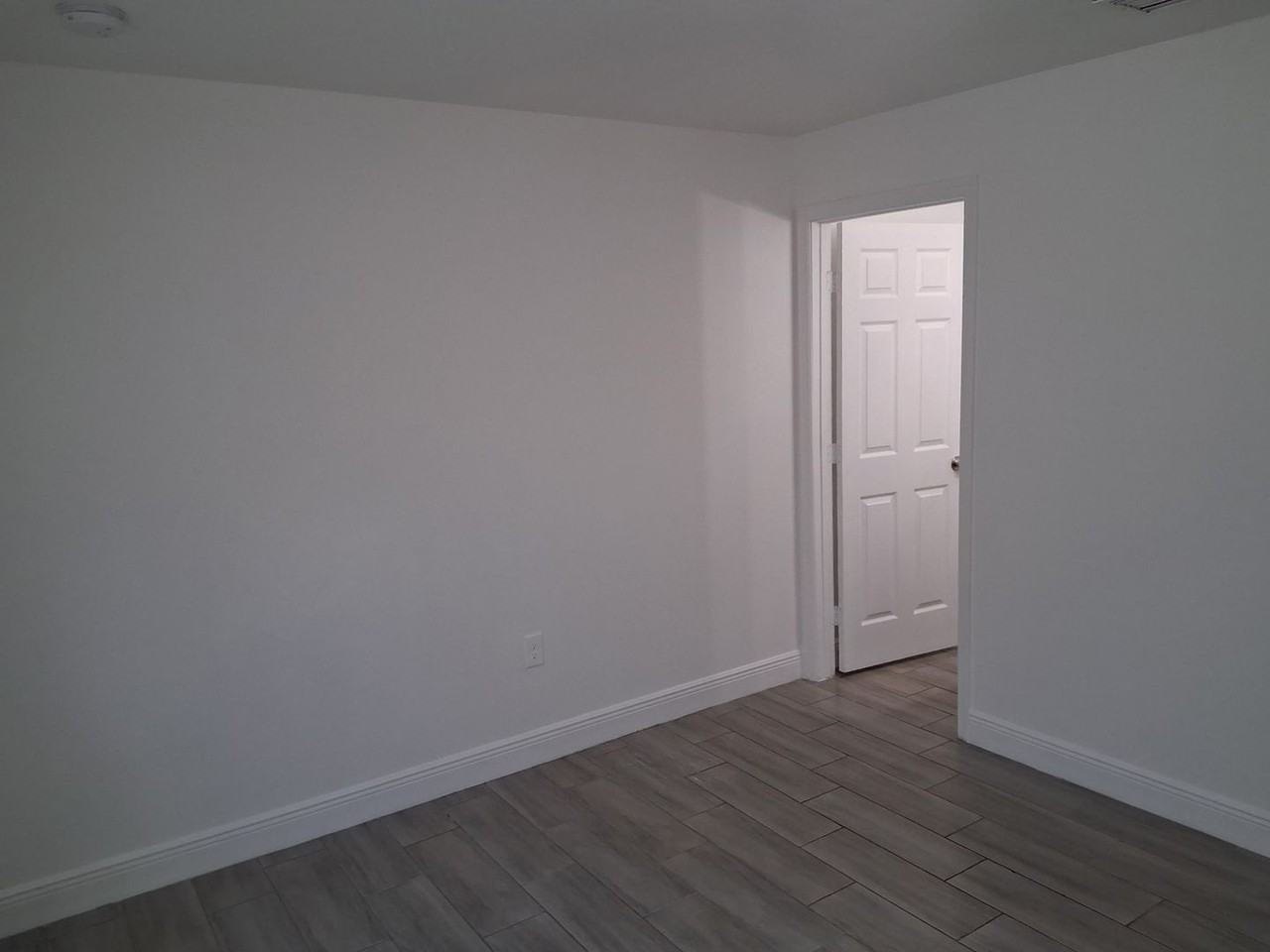 2802 N 34th St - Photo 3 of 15
