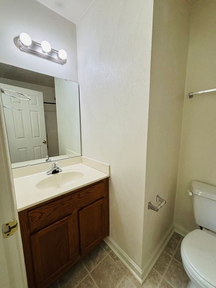 80 Salem Ln - Photo 2 of 19