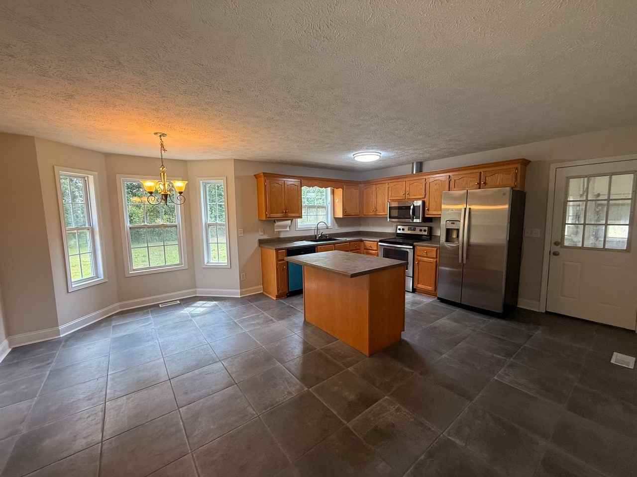 418 Charles Ward Way - Photo 4 of 14