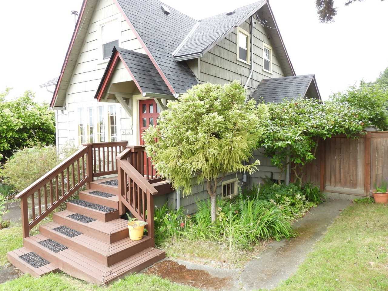 2409 S Chase St - Photo 2 of 42