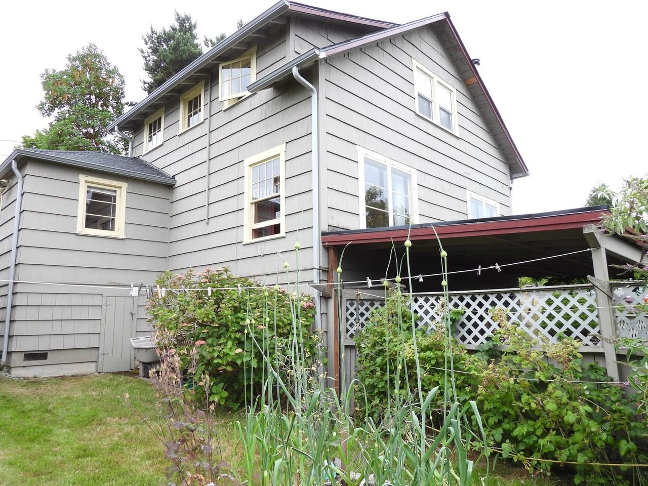 2409 S Chase St - Photo 5 of 42