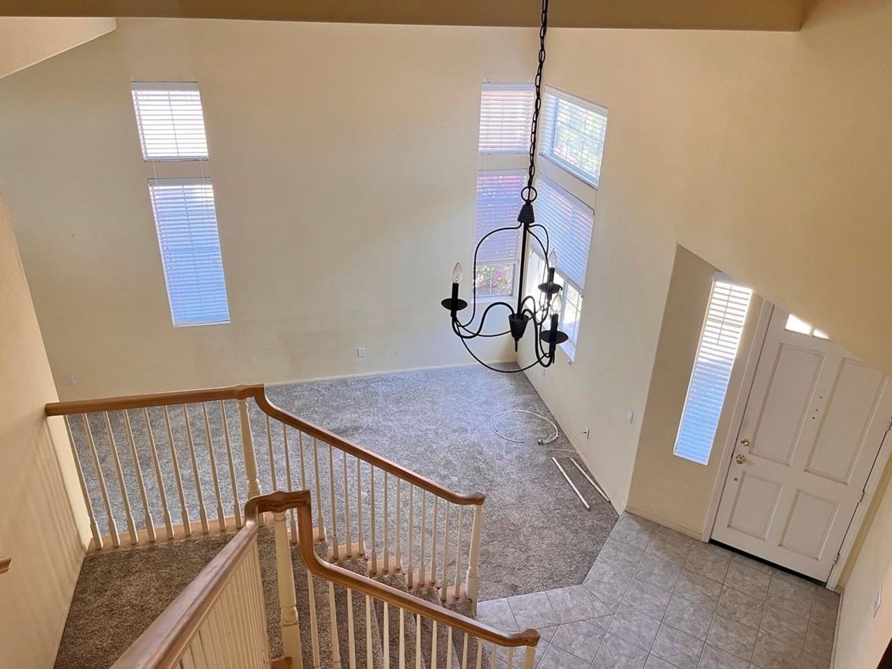 8914 Rotherham Ave - Photo 5 of 10