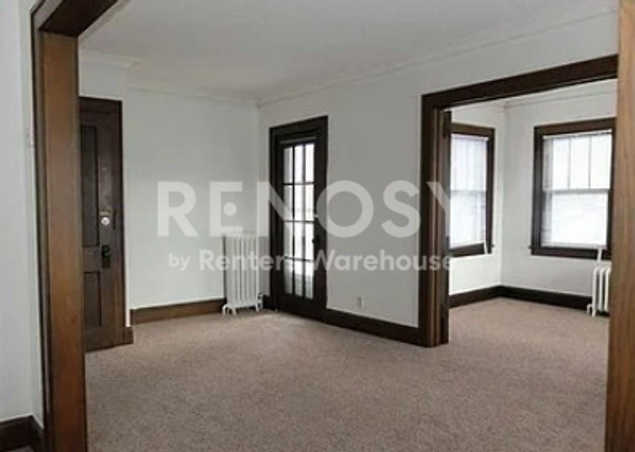 2354 Benjamin St Ne - Photo 6 of 12